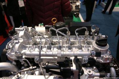 裝配玉柴國(guó)六發(fā)動(dòng)機(jī)，東風(fēng)御風(fēng)V9客貨兩用車全方位解析